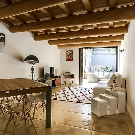 Le Patio Carreterie - Maison Chaleureuse Avec Jacuzzi Exterieur Privatif - Primee Pour Sa Deco 아비뇽